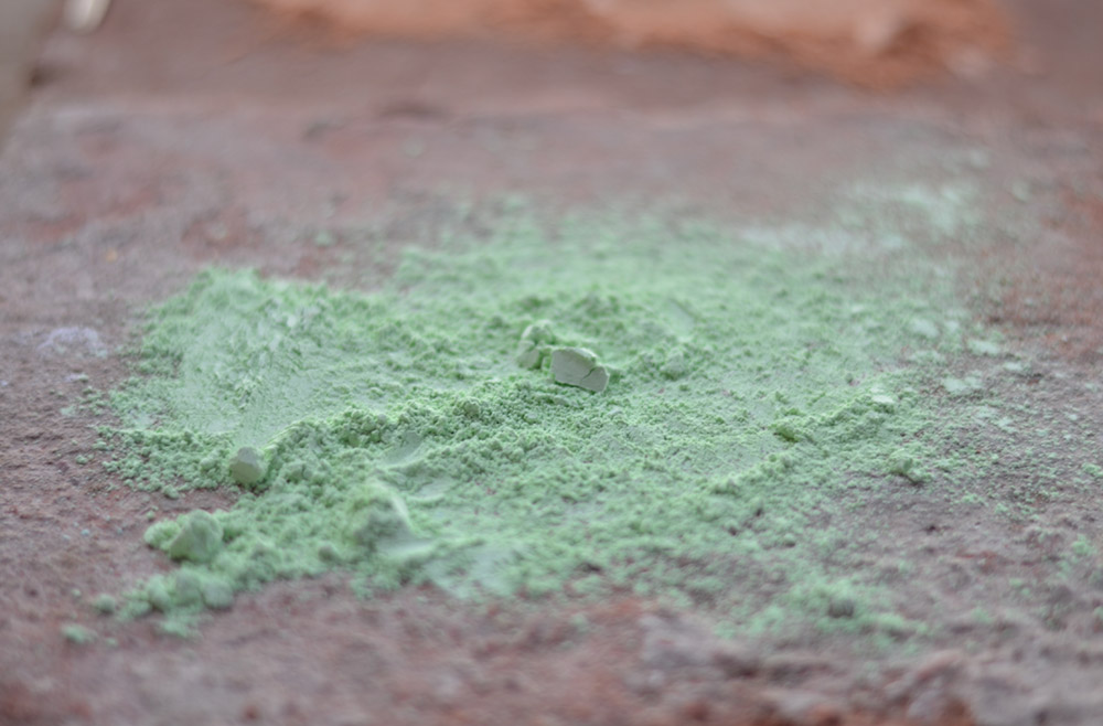 Bild 1 von Lehmfarbe Minztee 2.0 samtrau (Grün)  / (Menge) 0,5 kg